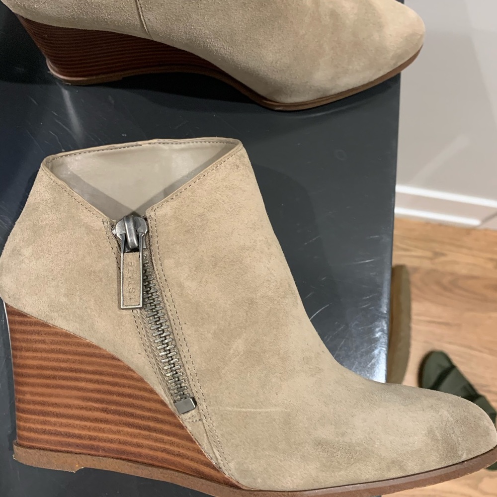 Nordstrom 1 state taupe booties - Picture 2 of 5